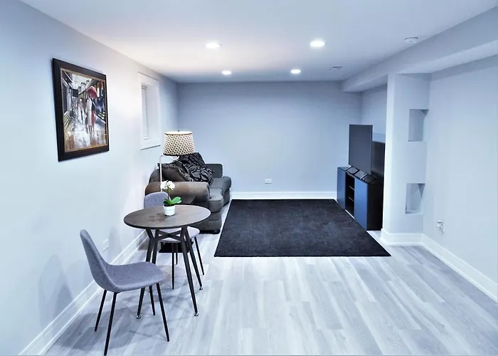 Gasthof Luxurious & Comfy House Near Chicago, Public Transit & Airports *