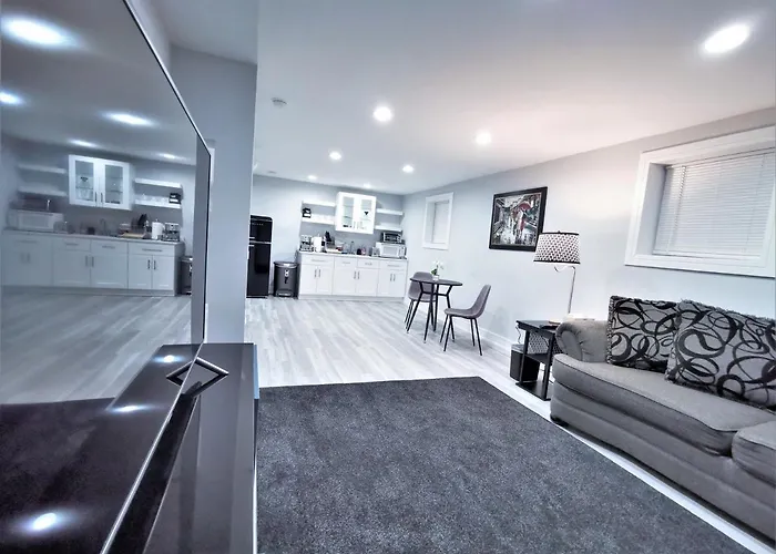 Luxurious & Comfy House Near Chicago, Public Transit & Airports Gasthof *