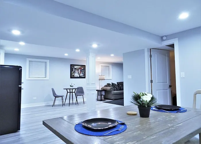 Gasthof Luxurious & Comfy House Near Chicago, Public Transit & Airports *