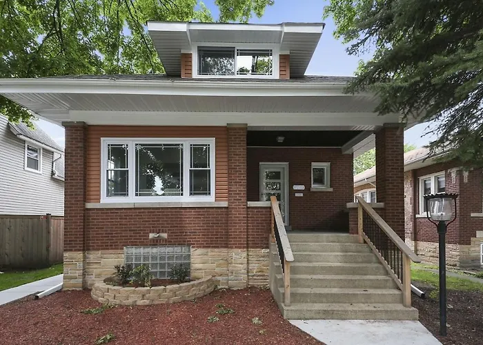 Luxurious & Comfy House Near Chicago, Public Transit & Airports Forest Park