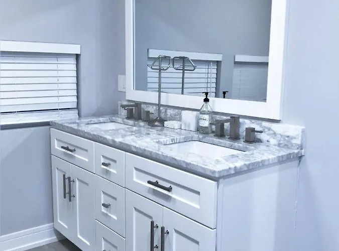 Luxurious & Comfy House Near Chicago, Public Transit & Airports Gasthof