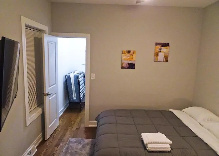 Luxurious & Comfy House Near Chicago, Public Transit & Airports Gasthof