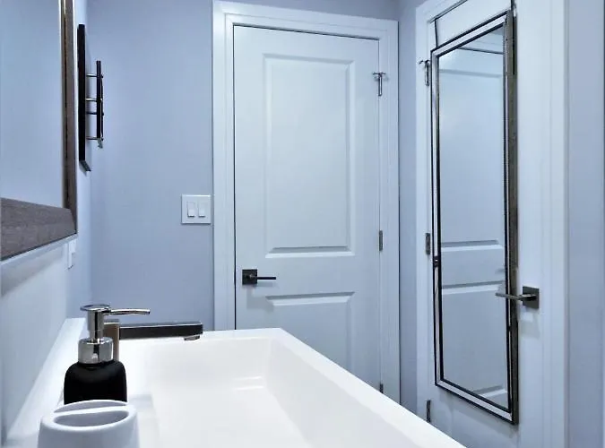 Gasthof Luxurious & Comfy House Near Chicago, Public Transit & Airports *